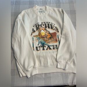 NWOT Abercrombie Arches Crewneck Sweatshirt